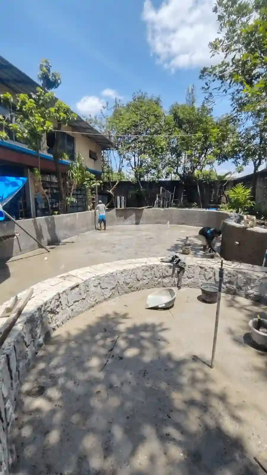 Renovasi Kolam Renang Bocor dan Ganti Keramik