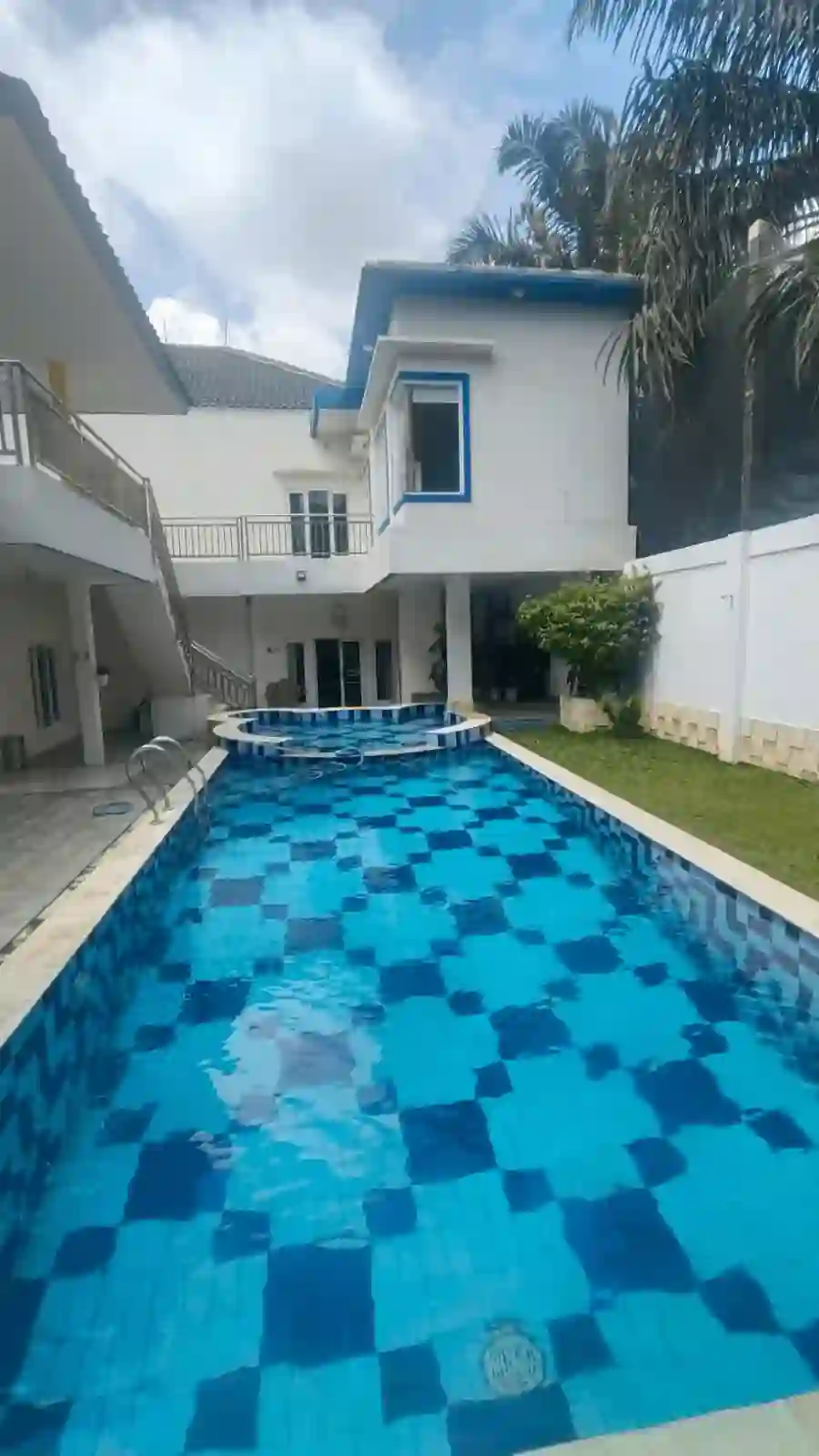Instalasi Mesin dan Filter Kolam Renang